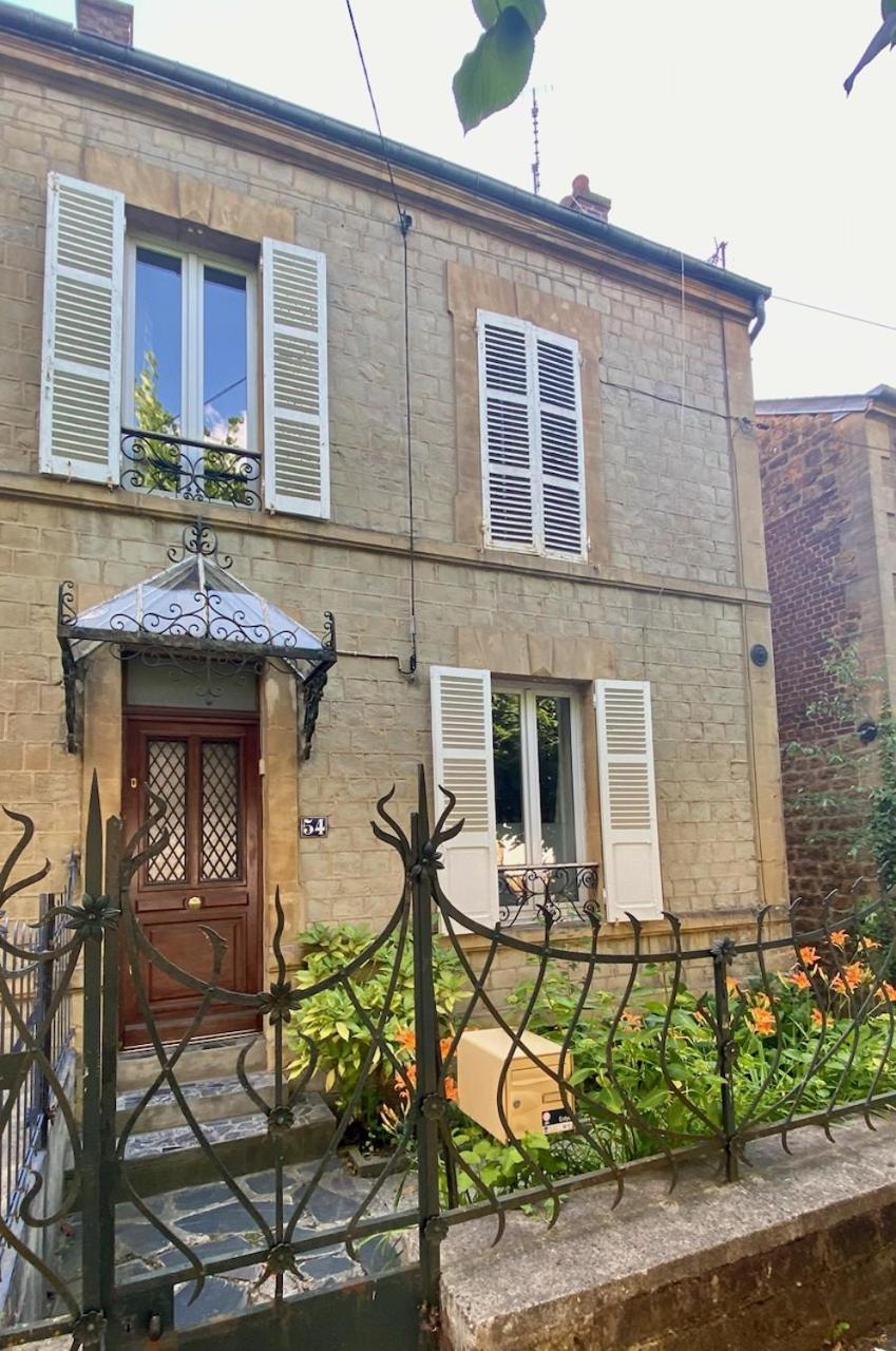 Les Perdrix - Appartement terrasse et jardin Charleville-Mézières Extérieur photo